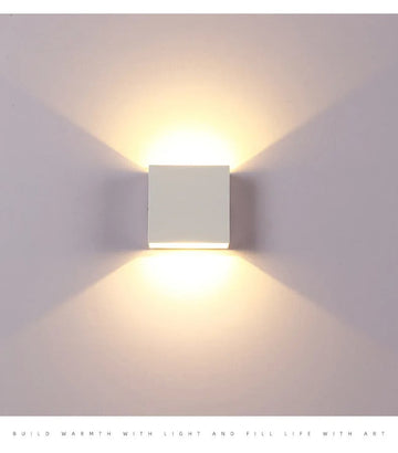 Schlanke LED-Wandleuchte für den Innenbereich