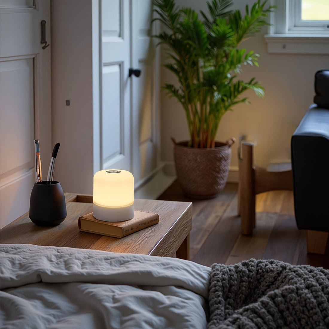 Modernes LED-Nachtlicht mit Touch-Steuerung 